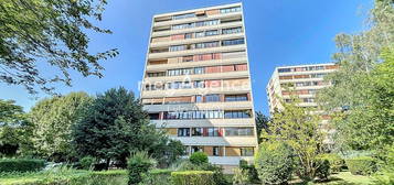 APPARTEMENT AVEC CAVE ET PLACE DE PARKING