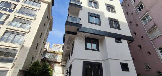 KARTAL YAKACIK ÇARŞI MAH. 2+1 ,EBEVEYN BANYO, SIFIR LÜKS DAİRE