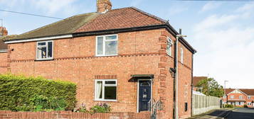 3 bed semi-detached house for sale