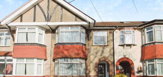 Terraced house to rent in Currey Road, Greenford UB6