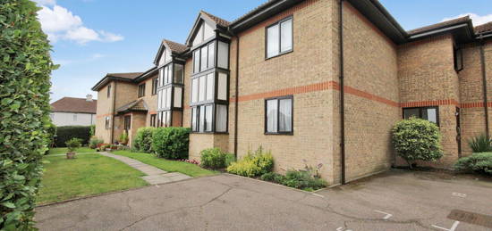 Flat to rent in Westfield Road, Harpenden AL5