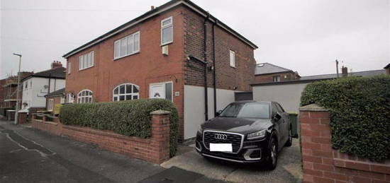 3 bed semi-detached house to rent