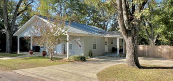 118 S  College Ave, Slocomb, AL 36375