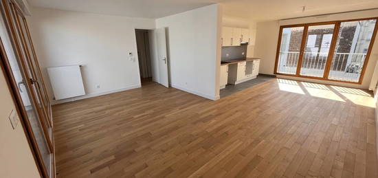 Appartement  à louer, 5 pièces, 4 chambres, 111 m²