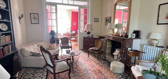 Maison  à vendre, 7 pièces, 3 chambres, 161 m²