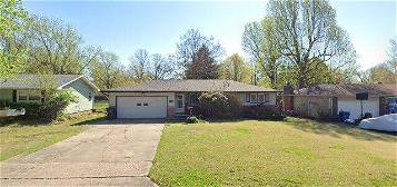 814 N  Belview Ave, Springfield, MO 65802
