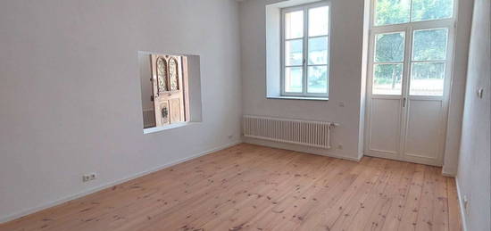 3-Zimmer-Maisonettewohnung mit Südterrasse und Garten im kernsanierten Schulhaus von Schwaibach