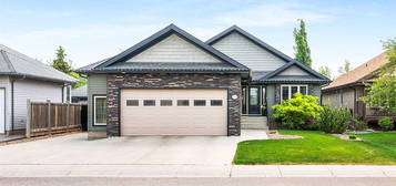 6727 S 28th St, Lloydminster, AB T9V 3L5