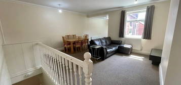 2 bed flat to rent