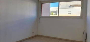 Lumineux T3 avec terrasse - 74m² - Saint-Giniez - Parking