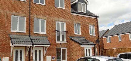 3 bed town house to rent