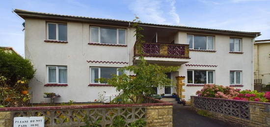 Flat to rent in Coryton Close, Dawlish EX7