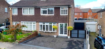 3 bed semi-detached house for sale