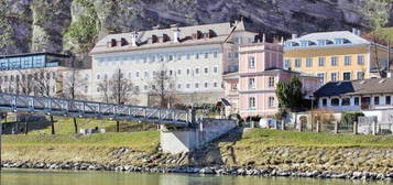 "Palais am Kai" - 3 Zimmer Wohnung am Tor zur Altstadt