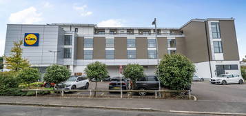 Triplex for sale in Aspect Place, Walton-On-Thames, Surrey KT12