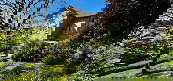 Rare en plein centre de Cours la ville – Maison de caractère avec jardin arboré et studio indépendant