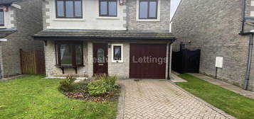 4 bedroom detached house to rent