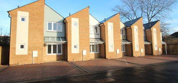 Terraced house to rent in Jacobs Green, Guildford GU1