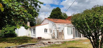 Maison de plain-pied  à vendre, 4 pièces, 2 chambres, 120 m²