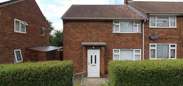 3 bedroom semi-detached house to rent