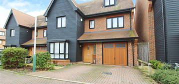 Detached house to rent in Bridgefields Close, Hornchurch RM11