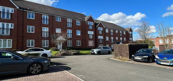 Flat to rent in Bromford Road, Oldbury B69