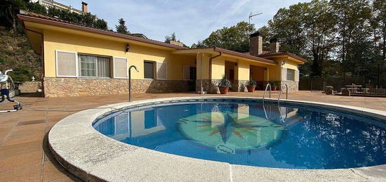 Chalet en Residencial Park, Maçanet de la Selva