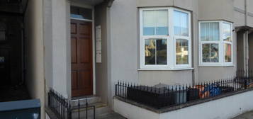 Flat to rent in Tondu Road, Bridgend, Bridgend County. CF31