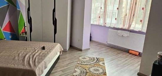 Apartament 2 camere etaj 1 zona Calea Romanului