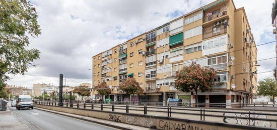 Piso en venta en Avenida de America, Barrio de Zaidín