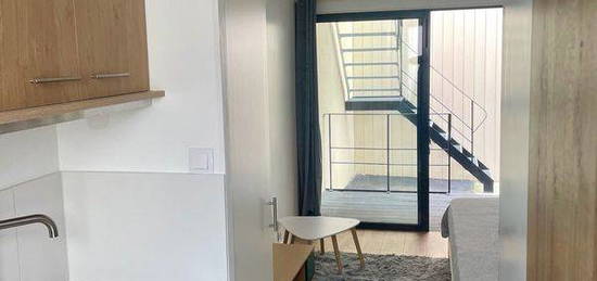 Studio meublé de 15m2 avec terrasse, quartier Saint Nicolas, proche docks vauban