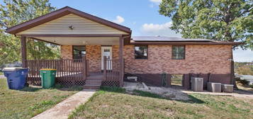 1140 Stewart St, De Soto, MO 63020