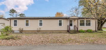 100 Anglers Ln, Lagrange, OH 44050