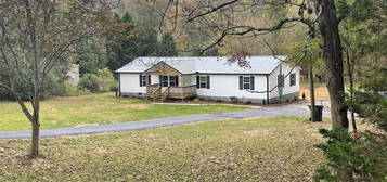 221 Valley Dr, Reece City, AL 35954