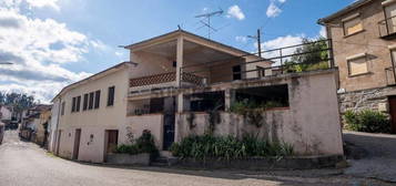 Casa T3 em Marmeleira de 299,00 m²