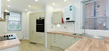 3 bed flat to rent