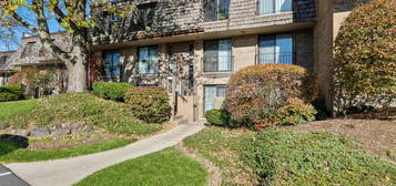 1703 Northfield Sq Unit B, Northfield, IL 60093