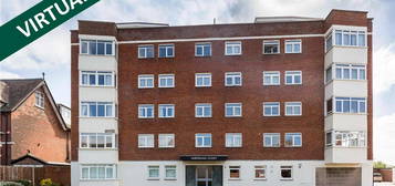 Flat to rent in Craneswater Park, Southsea PO4