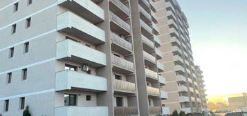 Inchiriez apartament 3 camere zona ISU