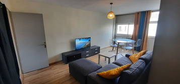 Appartement meublé  à louer, 3 pièces, 2 chambres, 64 m²