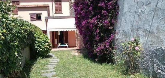 Villa a schiera 5 locali, buono stato, Avenza, Carrara