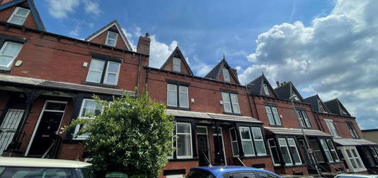 6 bedroom terraced house