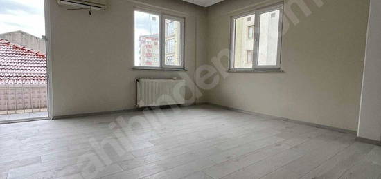 ARMAĞANEVLER KANAAT SOK 2+1 İÇİ YENİLENMİŞ 90 m2 SATILIK DAİRE