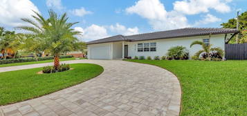 4761 NW 5th Ln, Boca Raton, FL 33431