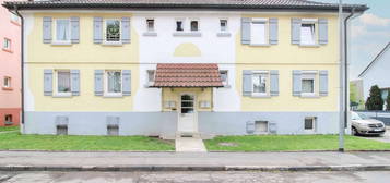 Renovierungsbedürftig: Schöne 2,5-Zimmer-Wohnung mit großem Balkon und TG-Stellplatz