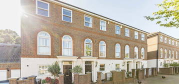 Property to rent in King George Square, Richmond TW10