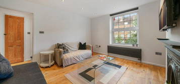 3 bedroom flat for sale