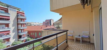 Opportunite beau 2 pieces menton