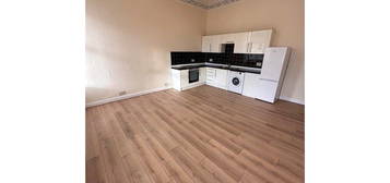 3 bed flat to rent