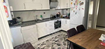 BEŞEVLER DE SATILIK 4+1 ARA KAT DAİRE